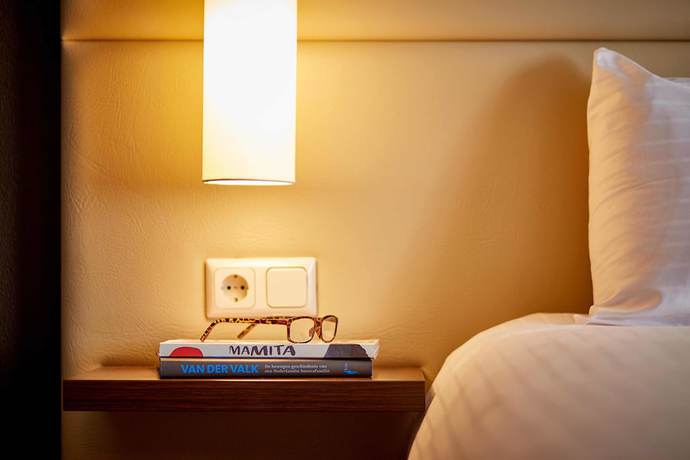 Imagen de la habitación del Hotel Van der Valk ARA. Foto 13