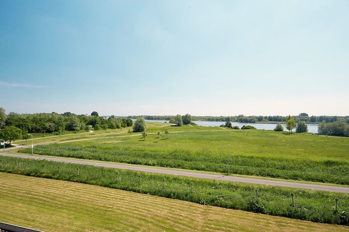 Imagen de la habitación del Hotel Van der Valk ARA. Foto 16