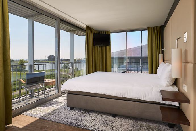 Imagen de la habitación del Hotel Van der Valk ARA. Foto 17