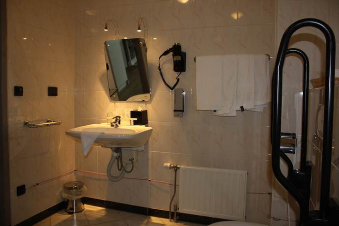 Imagen de la habitación del Hotel Van der Valk Groningen Westerbroek. Foto 19