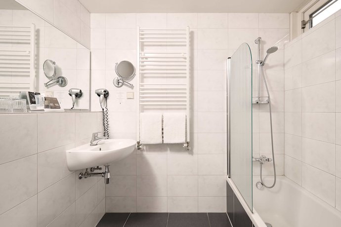 Imagen de la habitación del Hotel Van der Valk Hardegarijp - Leeuwarden. Foto 9