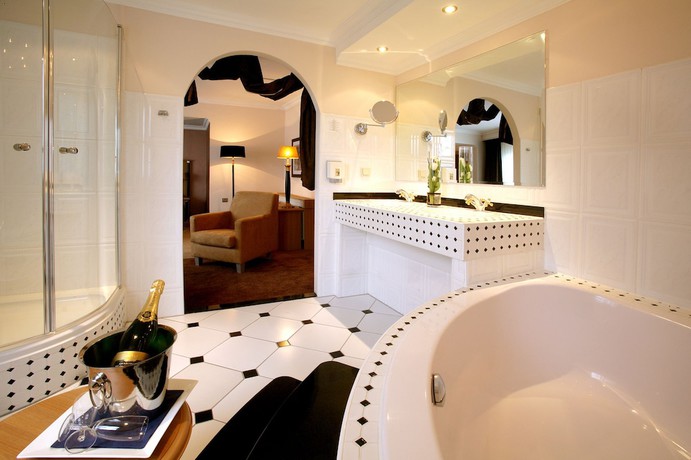 Imagen de la habitación del Hotel Van der Valk Hardegarijp - Leeuwarden. Foto 17