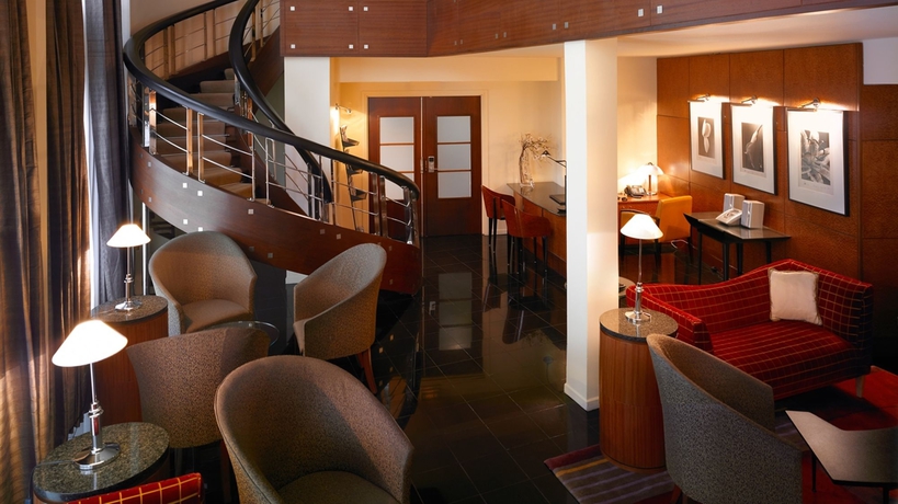 Imagen de los interiores del Hotel Van der Valk Hotel Paris CDG Airport. Foto 11