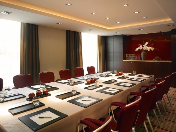 Imagen de los interiores del Hotel Van der Valk Hotel Paris CDG Airport. Foto 16