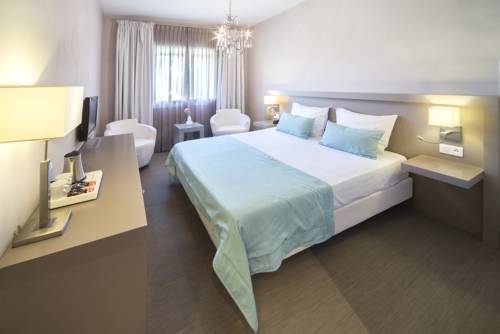 Imagen de la habitación del Hotel Van der Valk Le Catalogne Saint Aygulf. Foto 3