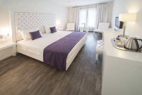 Imagen de la habitación del Hotel Van der Valk Le Catalogne Saint Aygulf. Foto 7