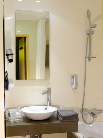 Imagen de la habitación del Hotel Van der Valk Waterloo. Foto 7