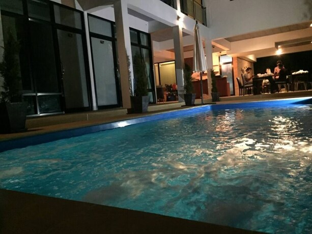 Imagen de la piscina del Hotel Vanavaree Resort. Foto 39