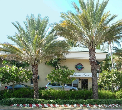 Imagen de los exteriores del Hotel Vanderbilt Beach Resort. Foto 6