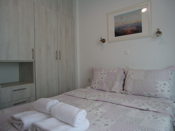 Imagen de la habitación del Hotel Vangelis Villas. Foto 6