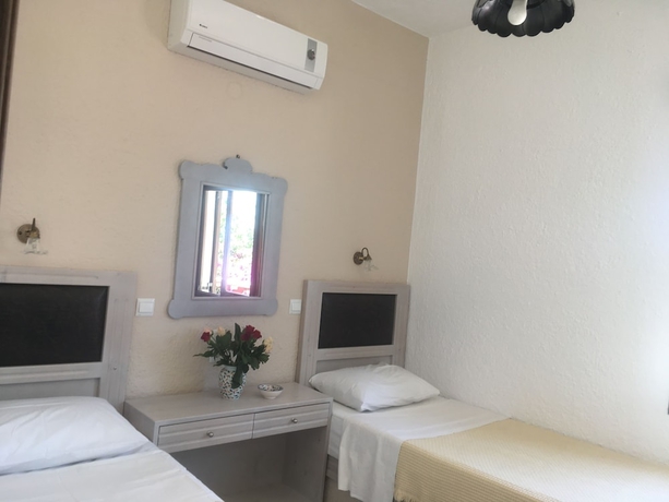 Imagen de la habitación del Hotel Vangelis Villas. Foto 15