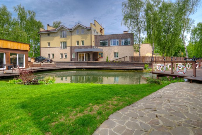 Imagen de los exteriores del Hotel Vanil. Foto 11