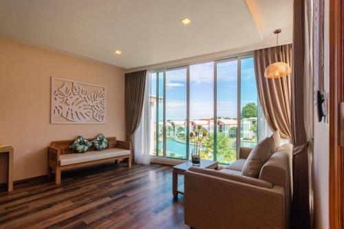 Imagen de la habitación del Hotel Vannee Golden Sands Beachfront Resort, Ban Haad Rin. Foto 15