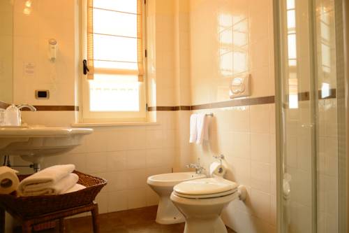 Imagen de la habitación del Hotel Vannucci. Foto 4