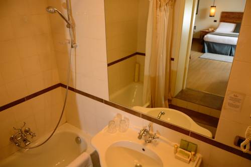 Imagen de la habitación del Hotel Vannucci. Foto 6