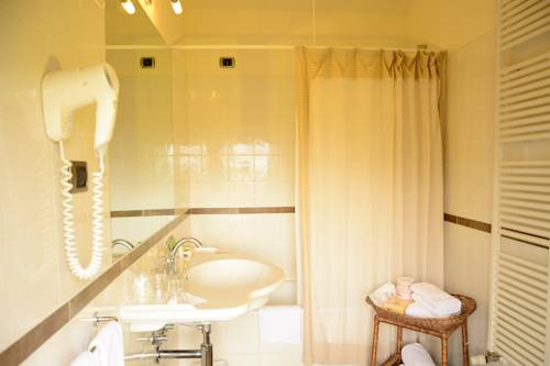 Imagen de la habitación del Hotel Vannucci. Foto 9