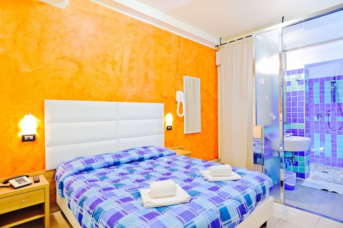 Imagen de la habitación del Hotel Vannucci Rimini. Foto 5