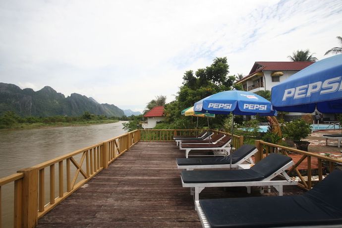 Imagen de la piscina del Hotel Vansana Vang Vieng, Vienti&aacute;n. Foto 20