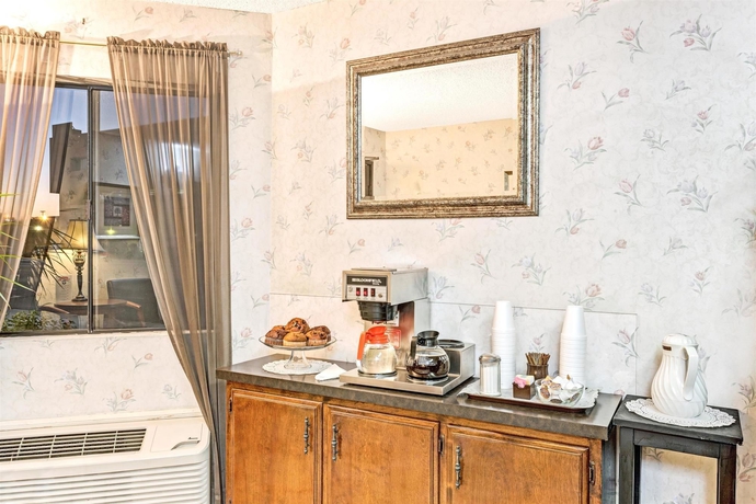 Imagen del bar/restaurante del Hotel Vantage Point Inn Woodland Hills. Foto 4