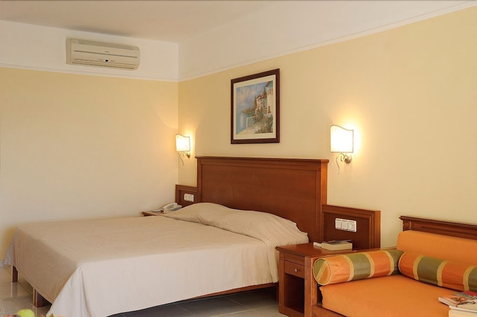 Imagen de la habitación del Hotel Vantaris Palace. Foto 2