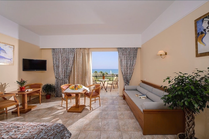 Imagen de la habitación del Hotel Vantaris Palace. Foto 7