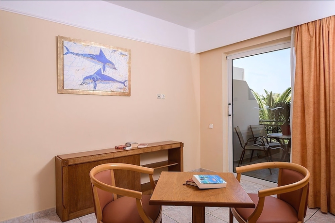 Imagen de la habitación del Hotel Vantaris Palace. Foto 8