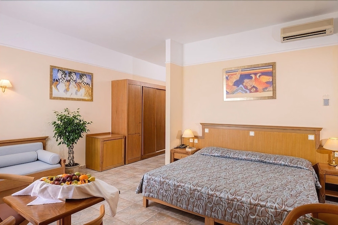 Imagen de la habitación del Hotel Vantaris Palace. Foto 11