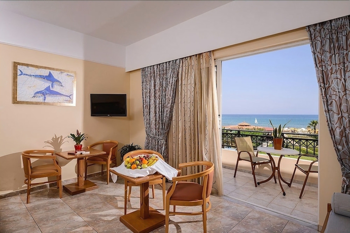 Imagen de la habitación del Hotel Vantaris Palace. Foto 12