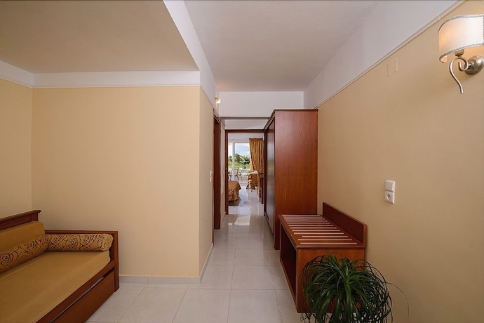 Imagen de la habitación del Hotel Vantaris Palace. Foto 18