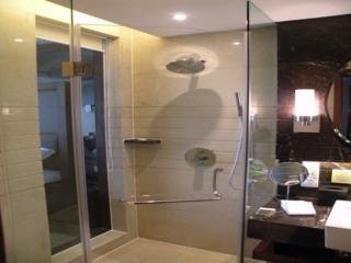 Imagen de la habitación del Hotel Vanwarm. Foto 4