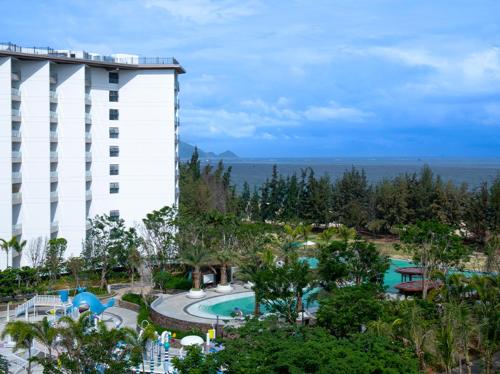 Imagen de los exteriores del Hotel Vaperse Hainan Clear Water Bay. Foto 15