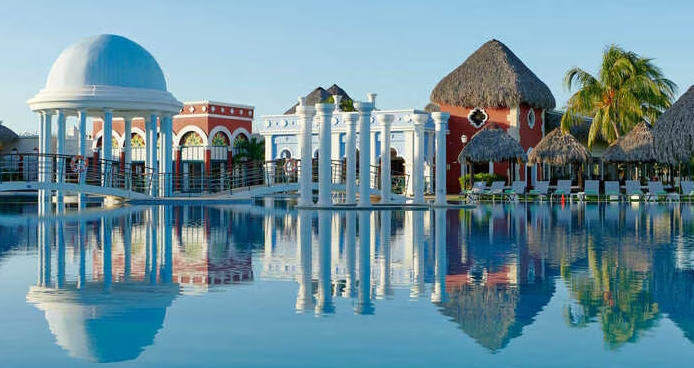 Imagen de la piscina del Hotel Varadero. Foto 15