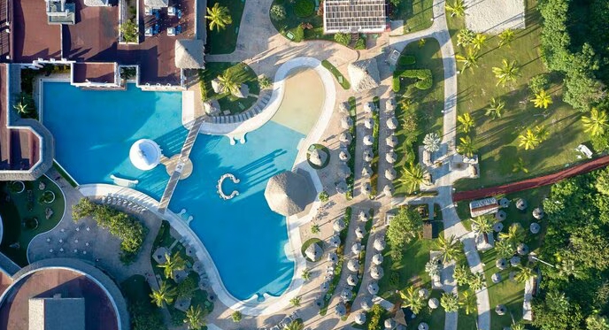Imagen de la piscina del Hotel Varadero. Foto 16