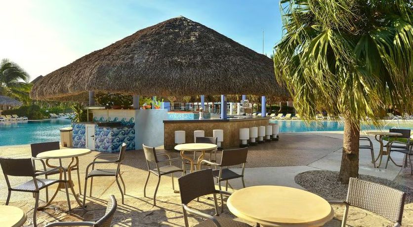 Imagen de la piscina del Hotel Varadero. Foto 18