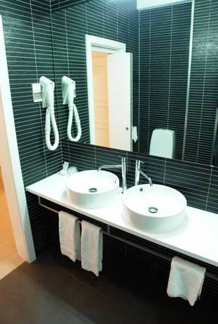 Imagen de la habitación del Hotel Varchotel. Foto 14