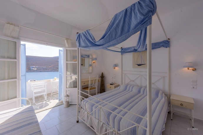 Imagen de la habitación del Hotel Vardia Bay Studios. Foto 2