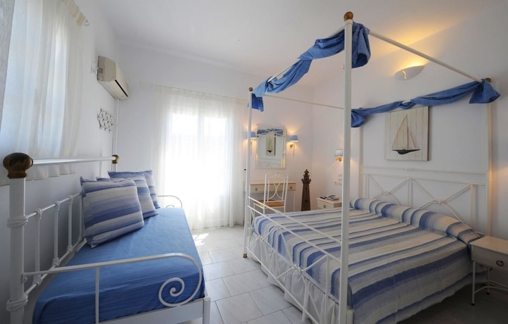 Imagen de la habitación del Hotel Vardia Bay Studios. Foto 3