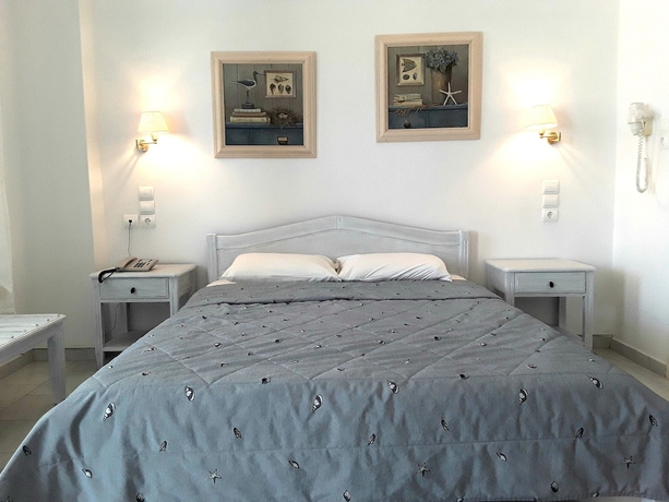 Imagen de la habitación del Hotel Vardia Bay Studios. Foto 6