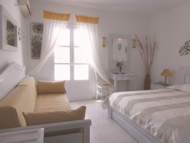 Imagen de la habitación del Hotel Vardia Bay Studios. Foto 18