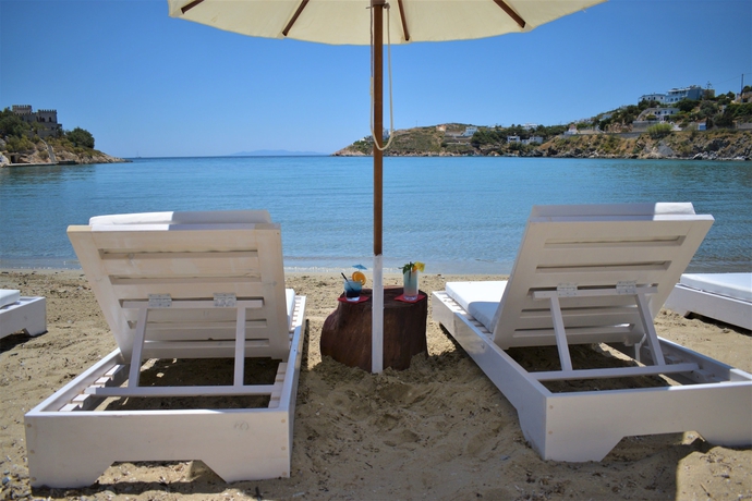 Imagen de los exteriores del Hotel Vari Beach. Foto 13