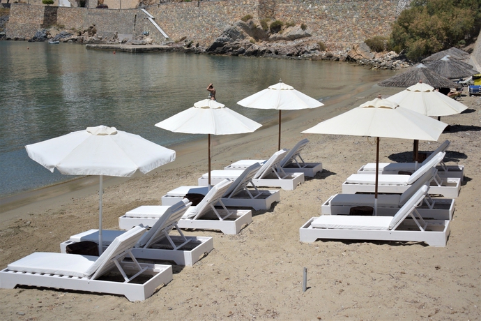 Imagen de los exteriores del Hotel Vari Beach. Foto 14