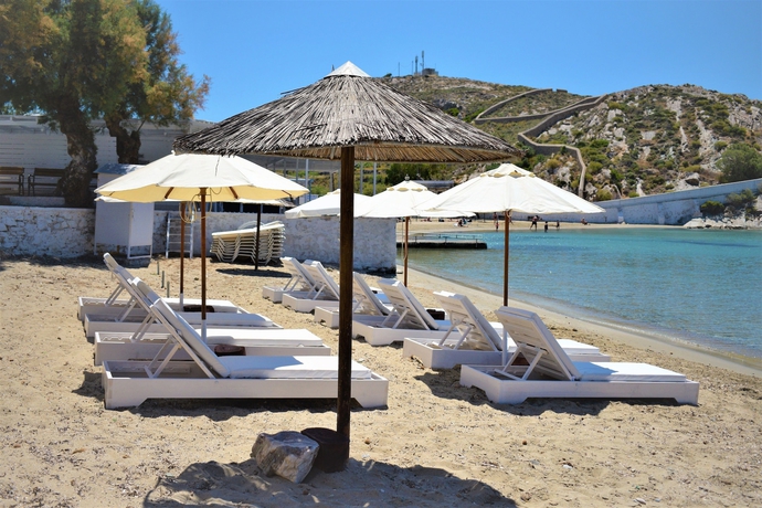 Imagen de los exteriores del Hotel Vari Beach. Foto 15