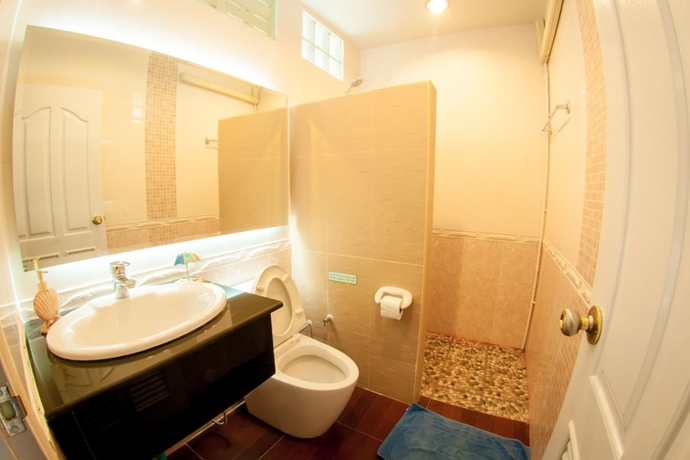 Imagen de la habitación del Hotel Varin Beach Resort. Foto 11