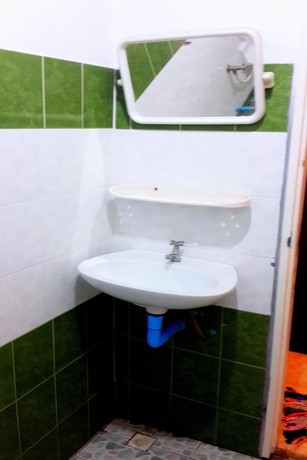 Imagen de la habitación del Hotel Varin Beach Resort. Foto 15