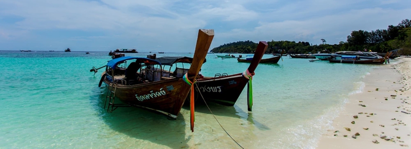 Imagen de los exteriores del Hotel Varin Beach Resort. Foto 18