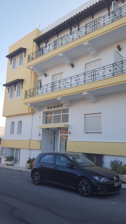 Imagen de los exteriores del Hotel Varmy. Foto 17