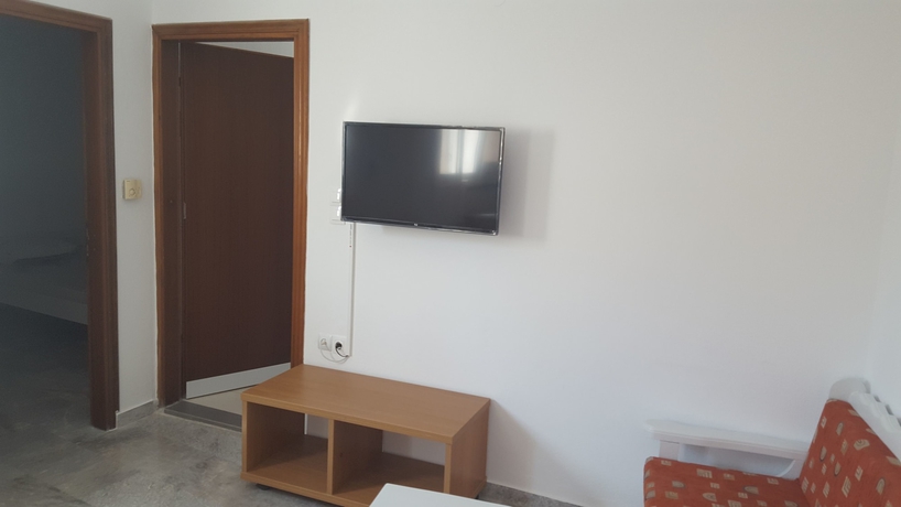 Imagen de los interiores del Hotel Varmy. Foto 18