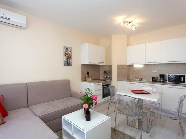 Imagen general del Hotel Varna South Bay Beach Residence. Foto 12
