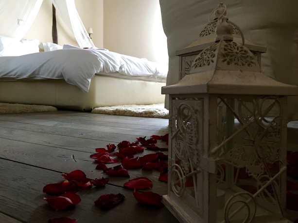 Imagen de la habitación del Hotel Varosi 4 Seasons. Foto 13