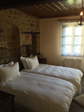 Imagen de la habitación del Hotel Varosi 4 Seasons. Foto 14